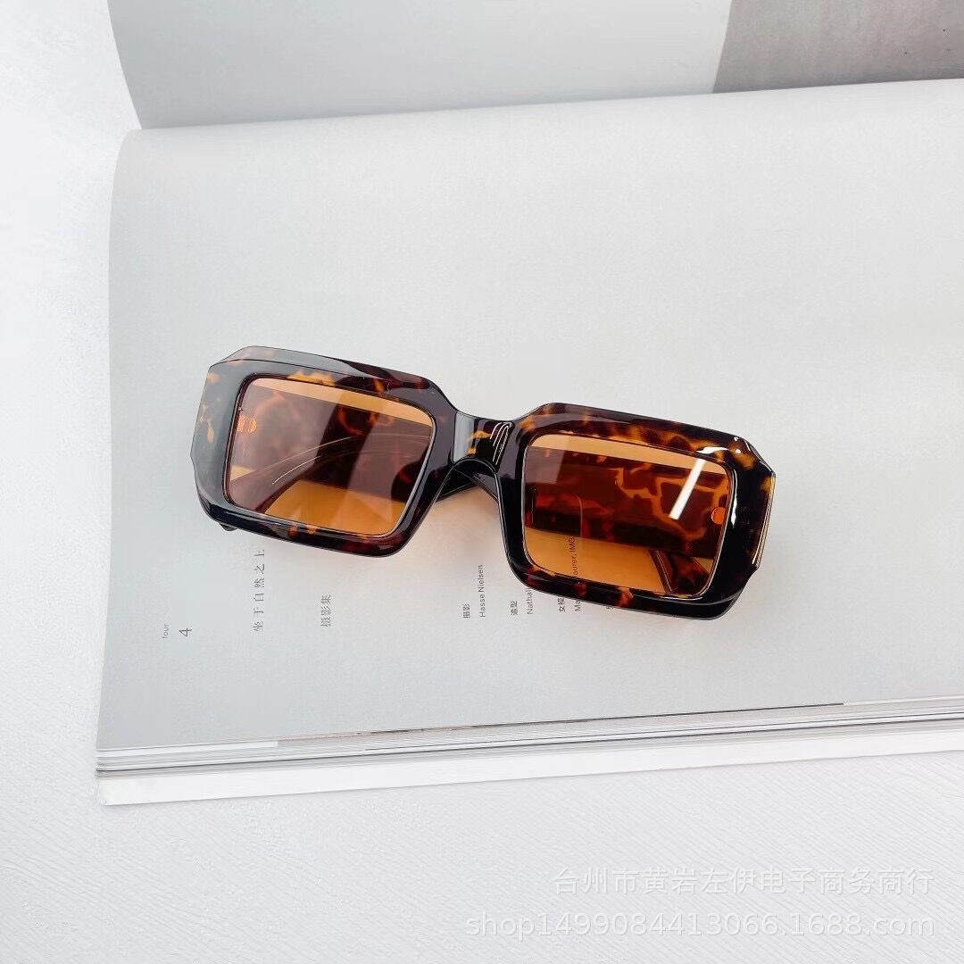 The Duo — Matching Square Sunglasses
